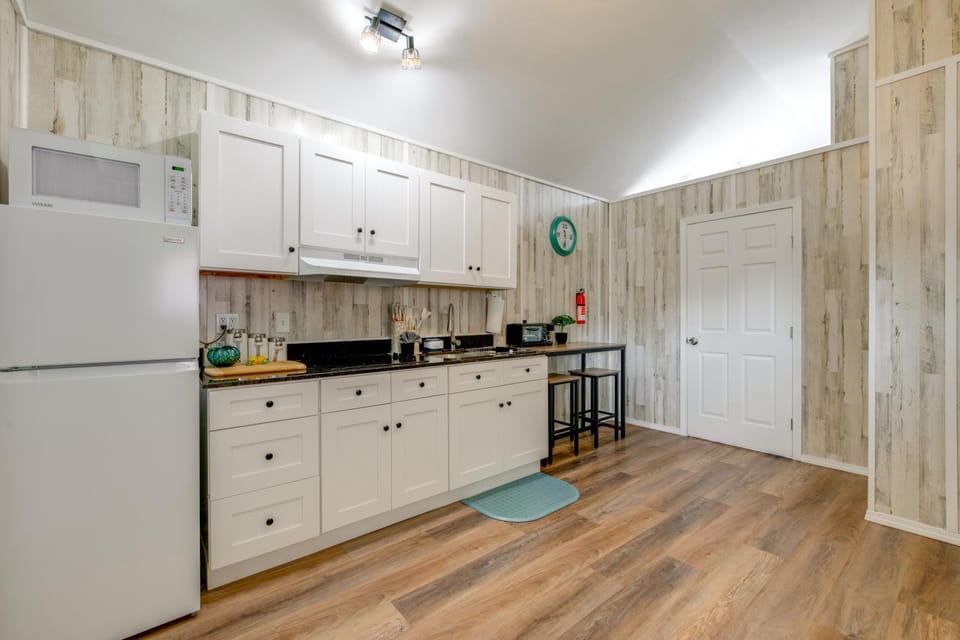 4 Mi to Dtwn Picayune! Piney Woods Tiny Home House in Mississippi