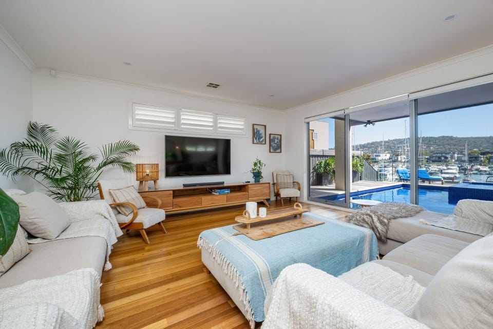 Waterside at Martha Cove House in Dromana