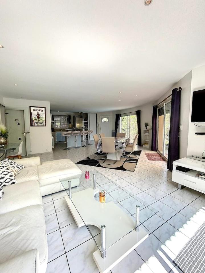 VILLA PYLA SUR MER - INDIVIDUELLE avec PISCINE CHAUFFÉE Villa in Arcachon