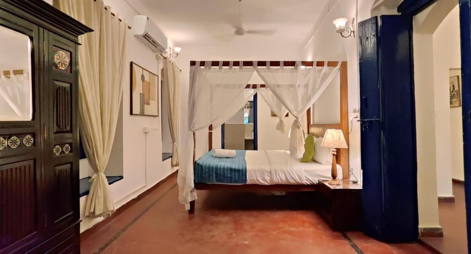 Rumor & Gossip by hnh Villa in Baga