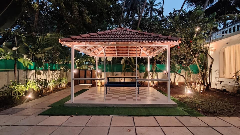 Rumor & Gossip by hnh Villa in Baga