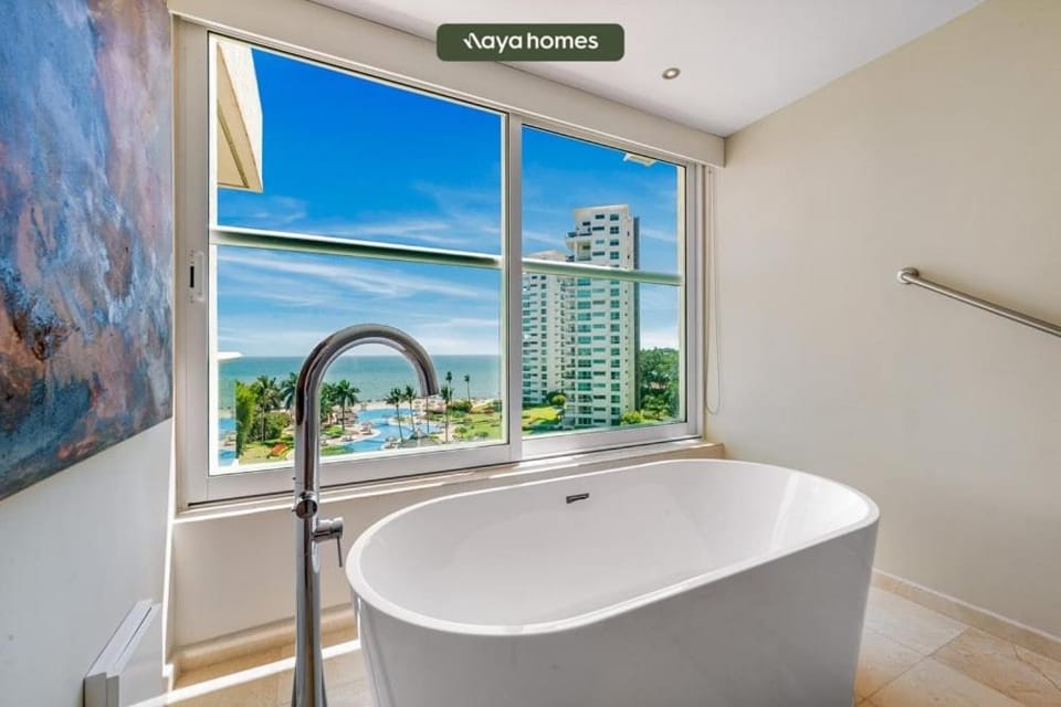 Shangri-La Puerto Vallarta 4BR | Beachfront, Ocean Views, Heated Pool & Hot Tub Apartment in Puerto Vallarta
