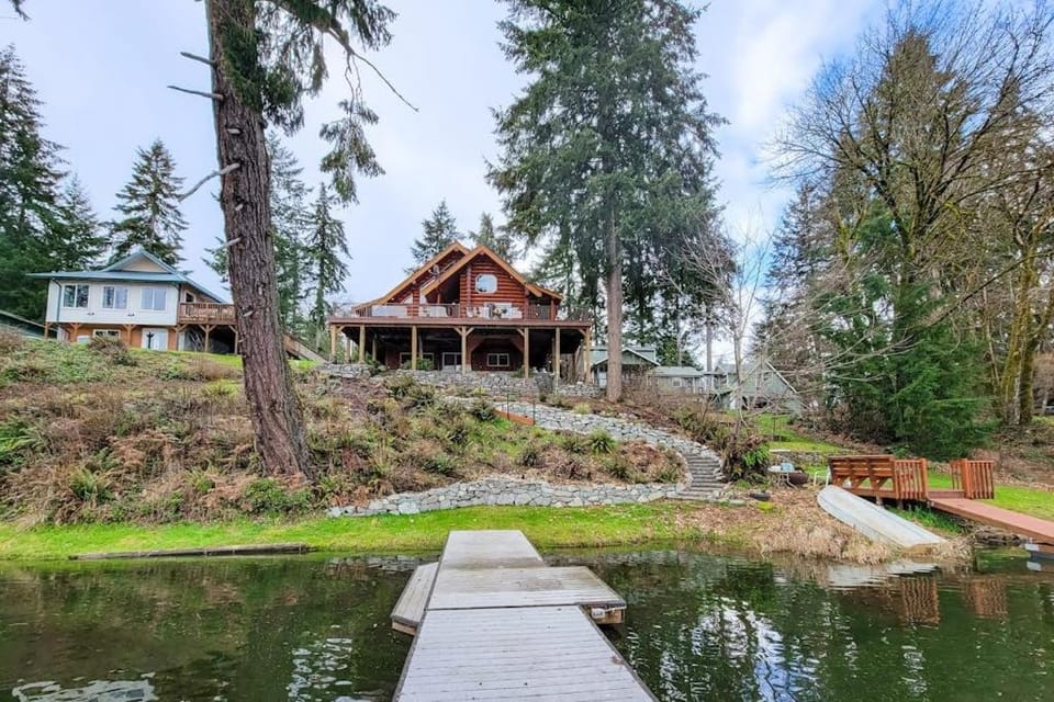 The Dockside Gamehouse House in Lacey