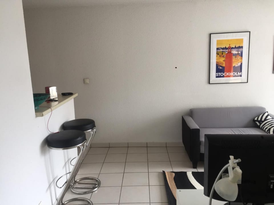 Appartement T1 avec terrasse au calme 4ème étage sur 4 Apartment in Toulouse