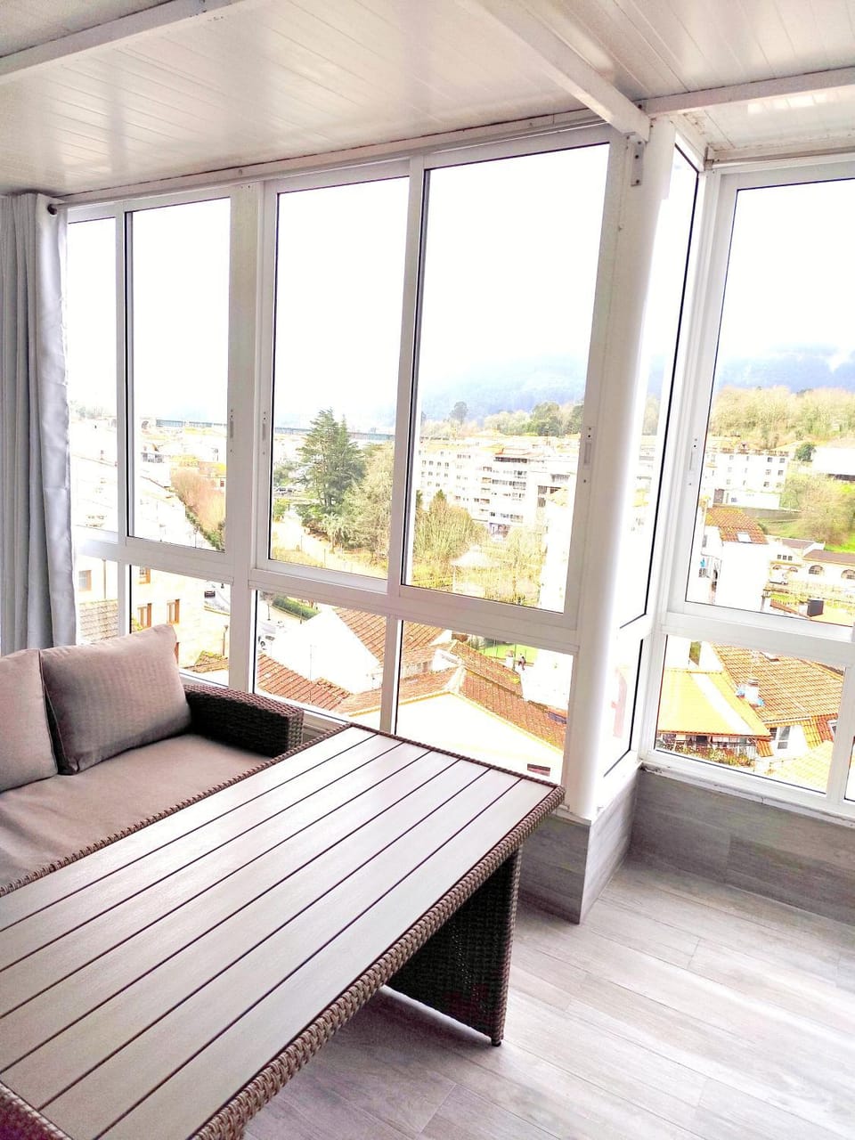 View (from property/room), Balcony/Terrace, Living room