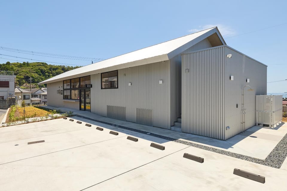 Property building, Day, Parking