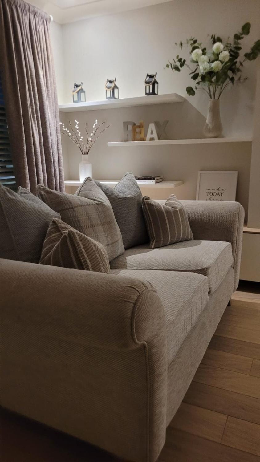 Stylish, Modern 3 bedroom house, free parking x 2 House in Glasgow