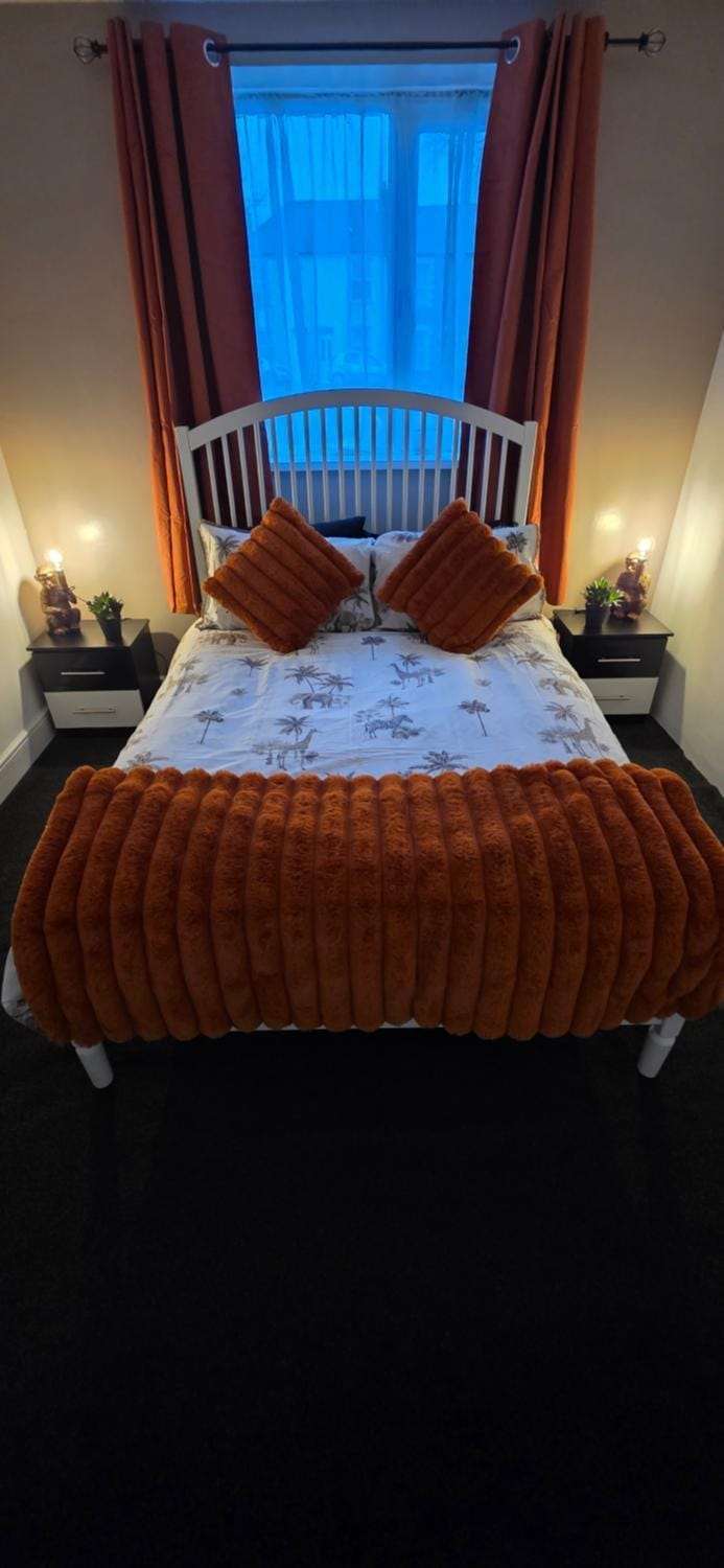 Serengeti Suite - Free parking, Fast Wifi, Family&Contractor Stay Apartment in Cardiff