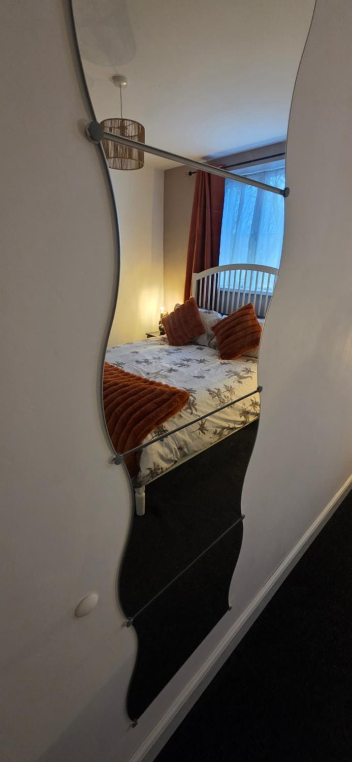 Serengeti Suite - Free parking, Fast Wifi, Family&Contractor Stay Apartment in Cardiff