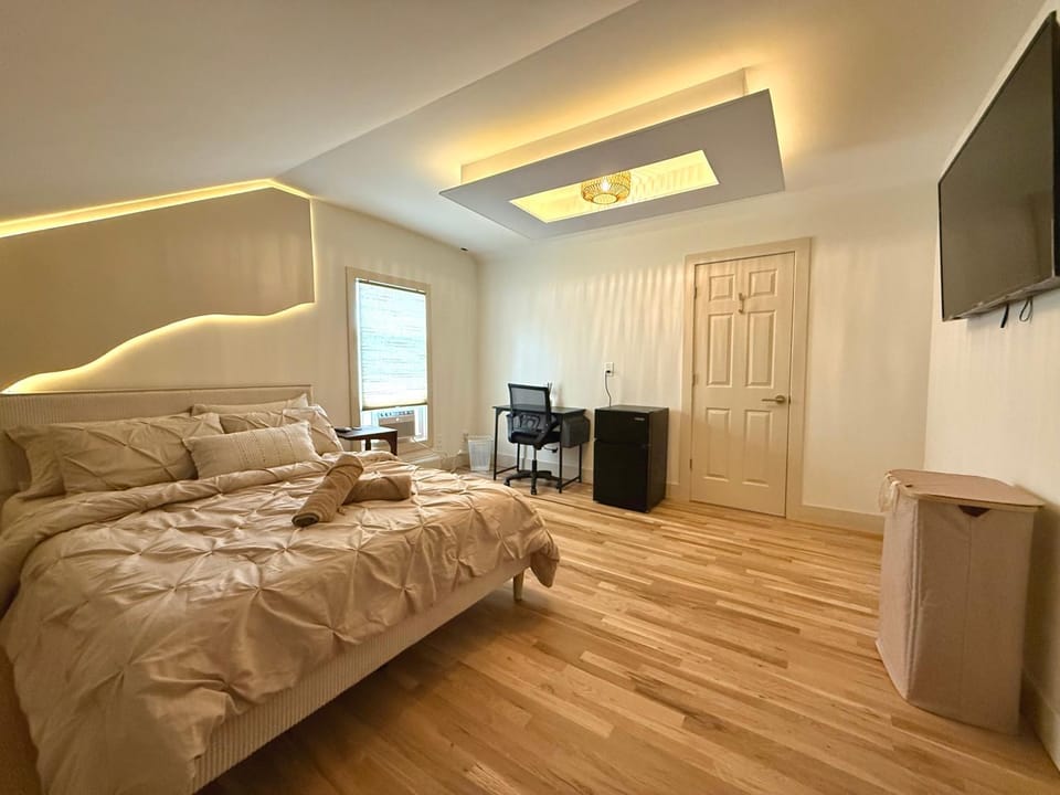 Bed, Bedroom