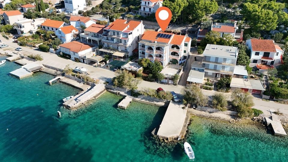 Facade/entrance, Bird's eye view, Sea view