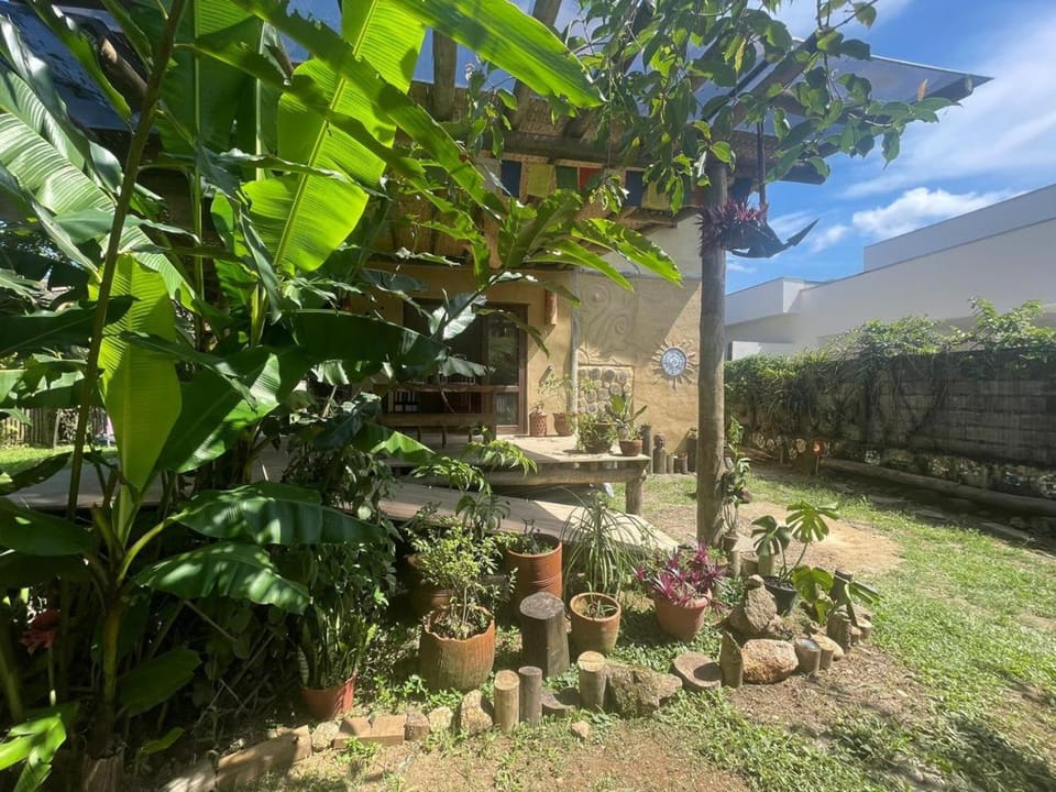 Casa Bromélia - Bioconstrução em Ubatuba Campground/ 
RV Resort in Ubatuba