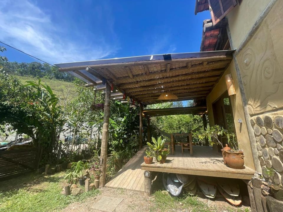 Casa Bromélia - Bioconstrução em Ubatuba Campground/ 
RV Resort in Ubatuba