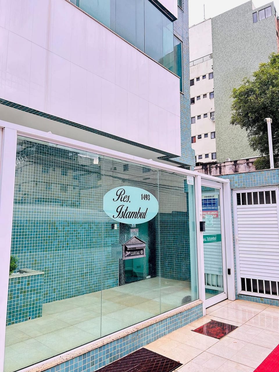 Facade/entrance