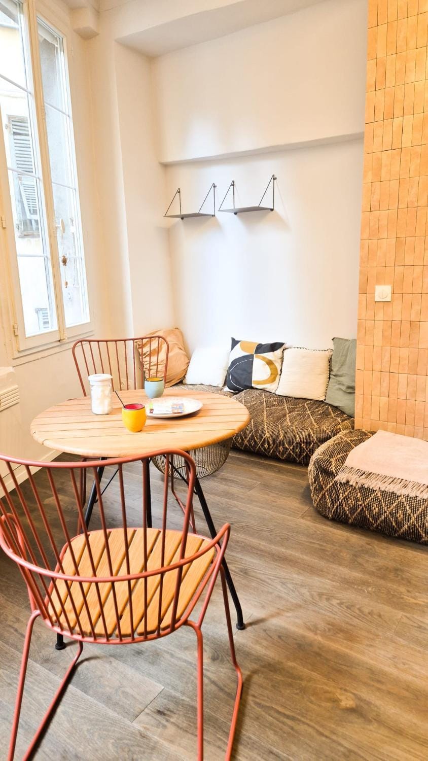 Living room, Dining area