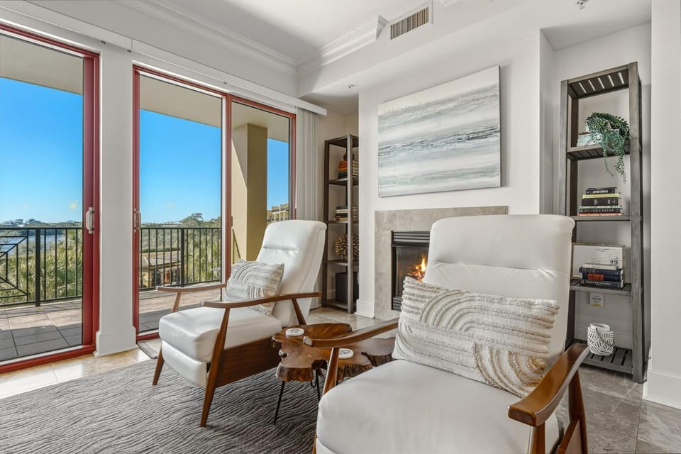 Day, View (from property/room), Balcony/Terrace, Living room, Seating area, fireplace, furniture