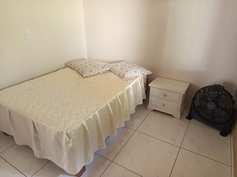 Air-conditioned apartment with Wi-Fi, conveniently located near the Convention Center. Apartment in State of Santa Catarina