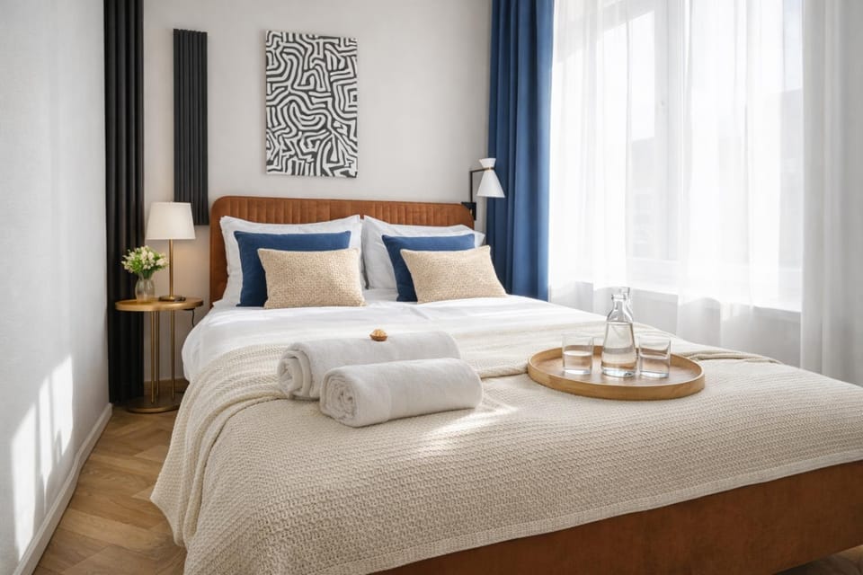Bed, Decorative detail, Bedroom, Quiet street view, soundproof, towels, air conditioner