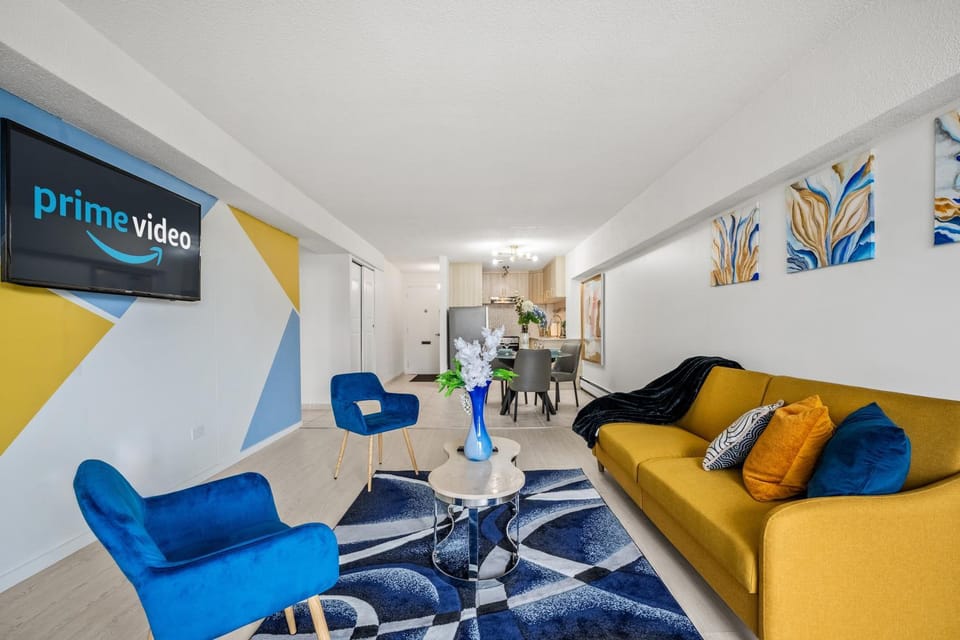17th Ave Cozy Place in DT, short walk to Calgary Stampede Apartment in Calgary