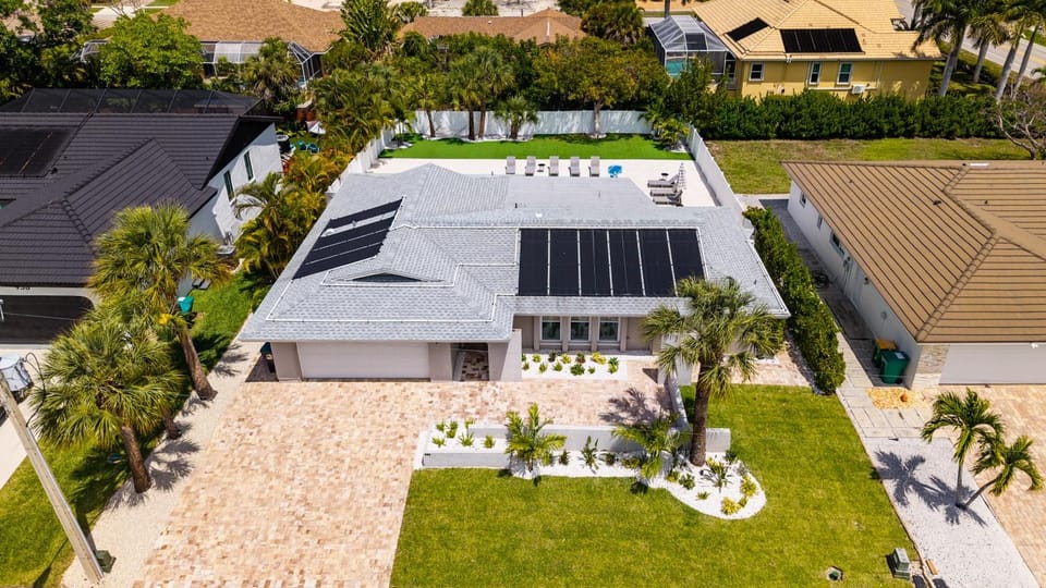 0.4 Mi Walk to Beach Dining | Heated Pool House in Marco Island
