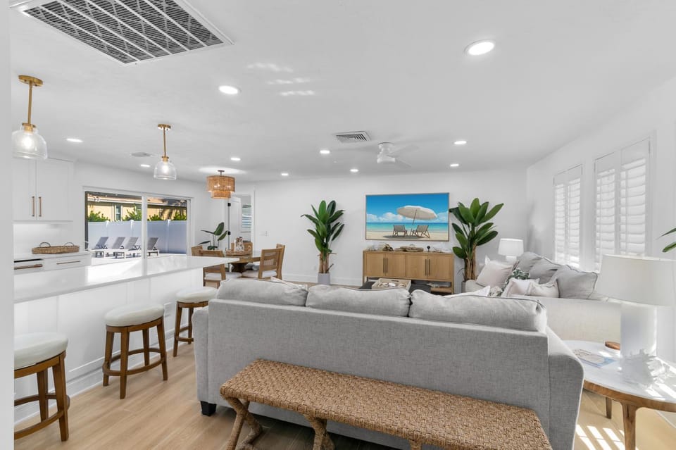 0.4 Mi Walk to Beach Dining | Heated Pool House in Marco Island