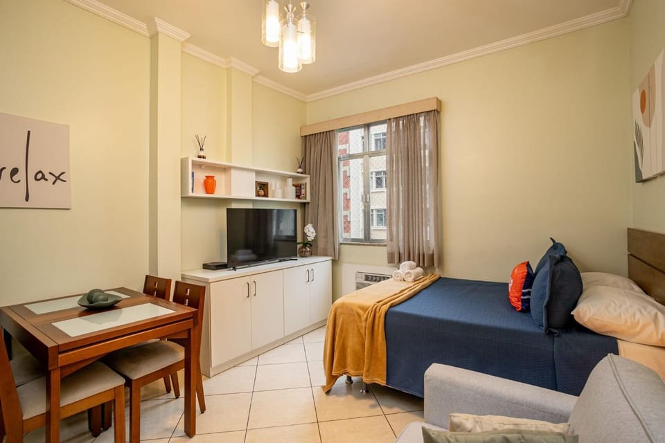 Studio in Copacabana: 4 min to Beach | MVC 156/901 Apartment in Rio de Janeiro