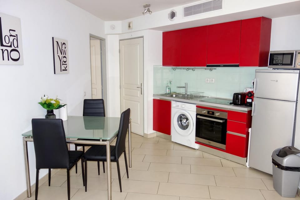 Quiet Appartment AC 400m Palais & 100m Beach Apartment in Cannes