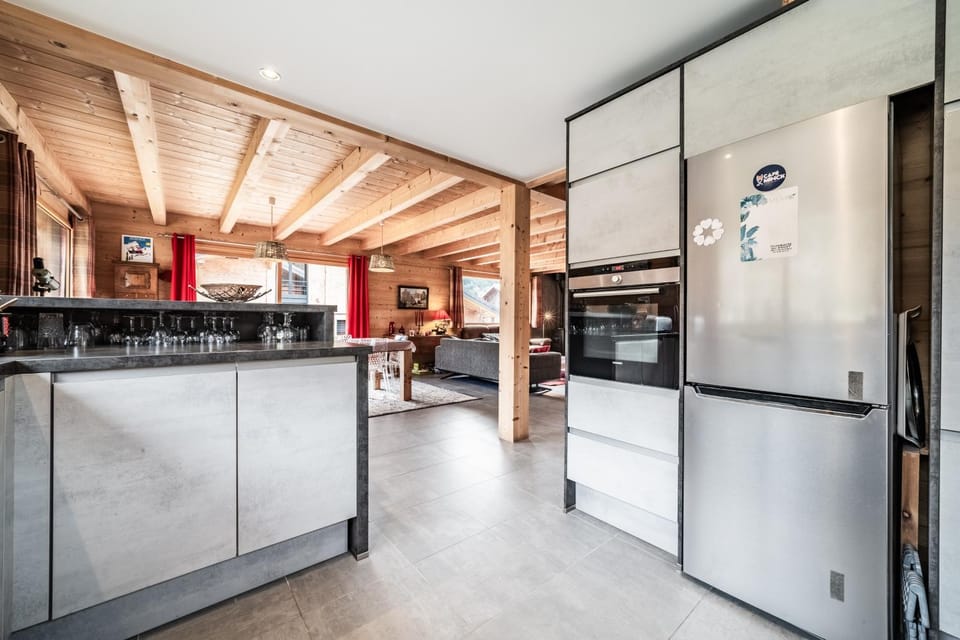 Kitchen or kitchenette, Living room