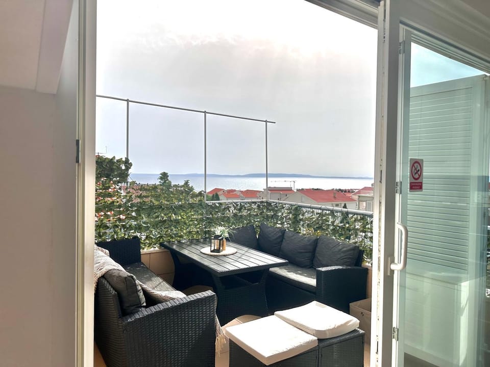 Beautiful Sea View Rooftop Apartment Ana Apartment in Novalja