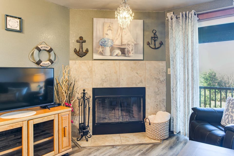 Relax and Unwind by the Sea! Unit in Ocean Shores Apartment in Ocean Shores