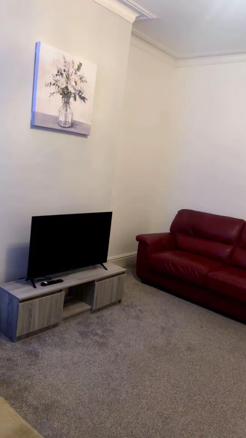 PLUS Properties Moston Apartment in Stoke-on-Trent