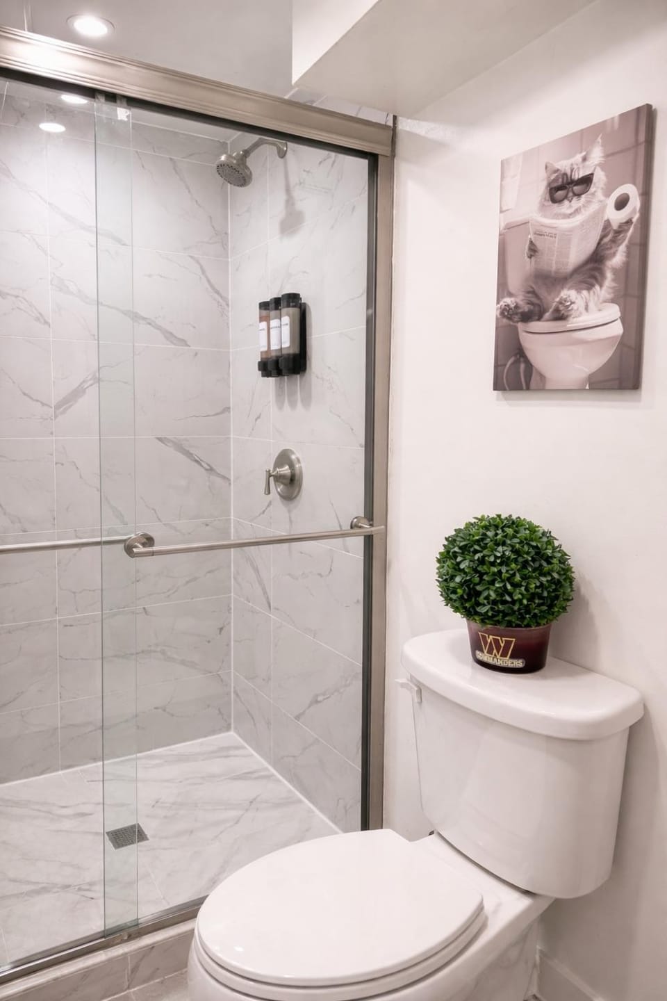 1BR Unit Walk to Union Market WiFi Street Parking Apartment in District of Columbia