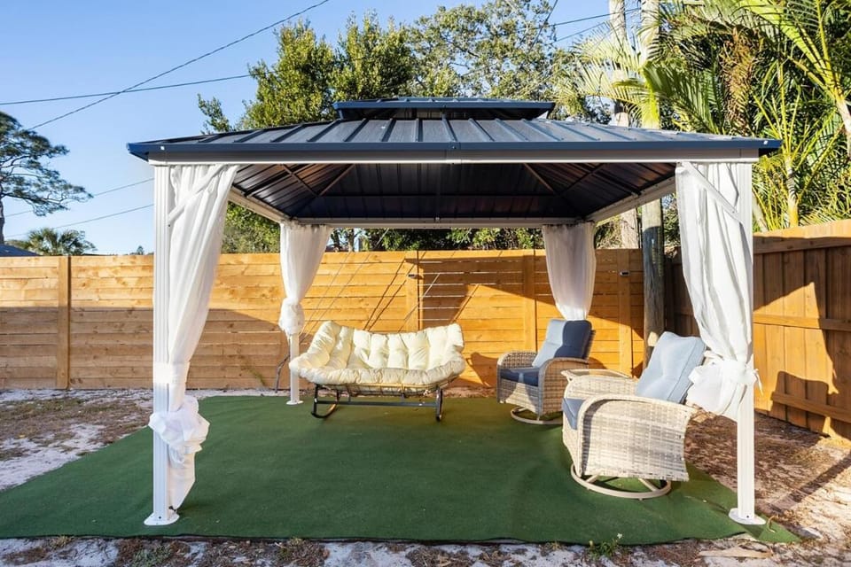 Patio, Spring, Natural landscape, sunbed