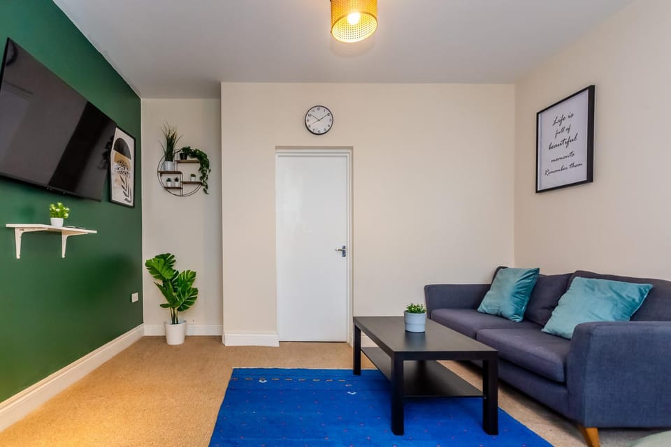 Two Bed Apartment RYTON With Free Parking Apartment in Metropolitan Borough of Gateshead