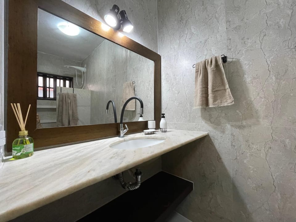 House a few meters from the beach with parking House in Armacao dos Buzios