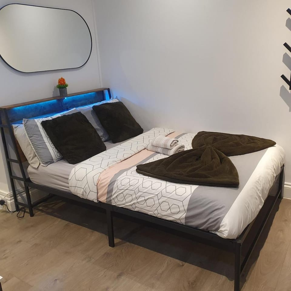 Large Luxury studio In Hendon Central Apartment in London