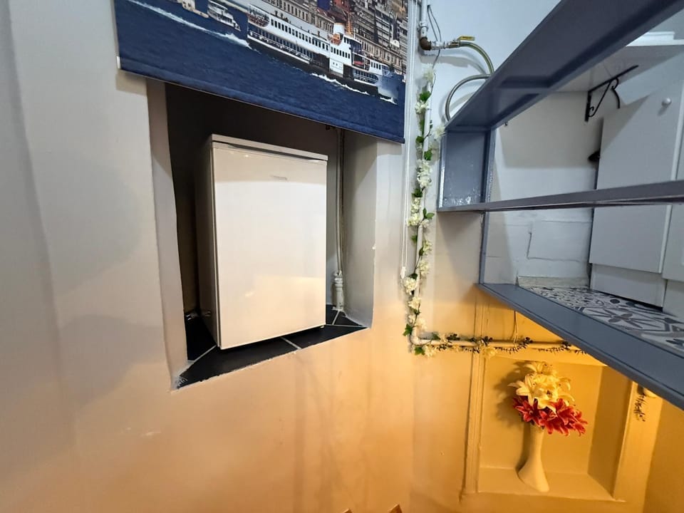 Cozy yellow home Apartment in Istanbul