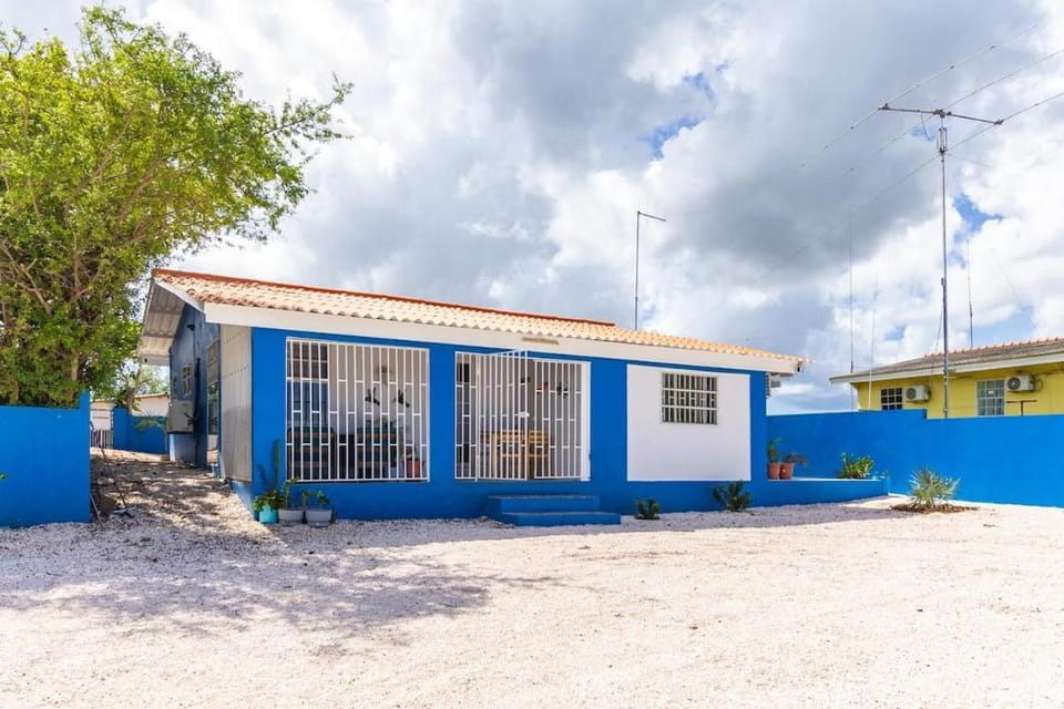 The blue wave House in Willemstad