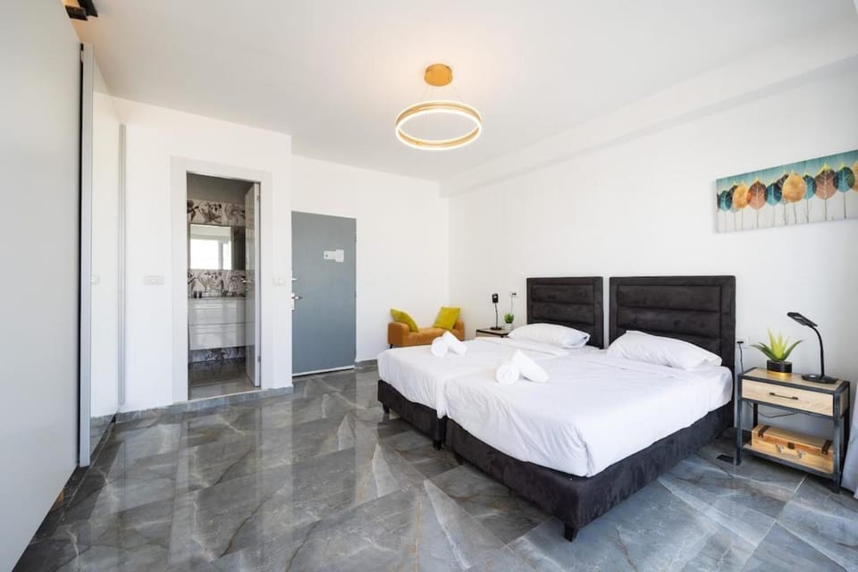 Premium and Luxe 2BR by the Shuk with Free Parking Apartment in Jerusalem