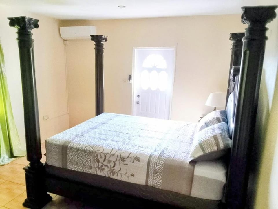 Bed, Bedroom, air conditioner