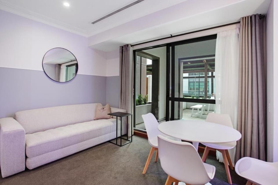 Bed, Dining area