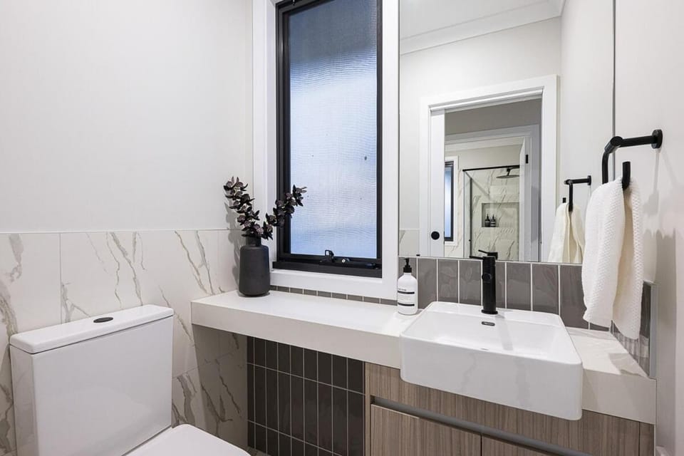 Wyse St Executive Townhouse House in Wodonga