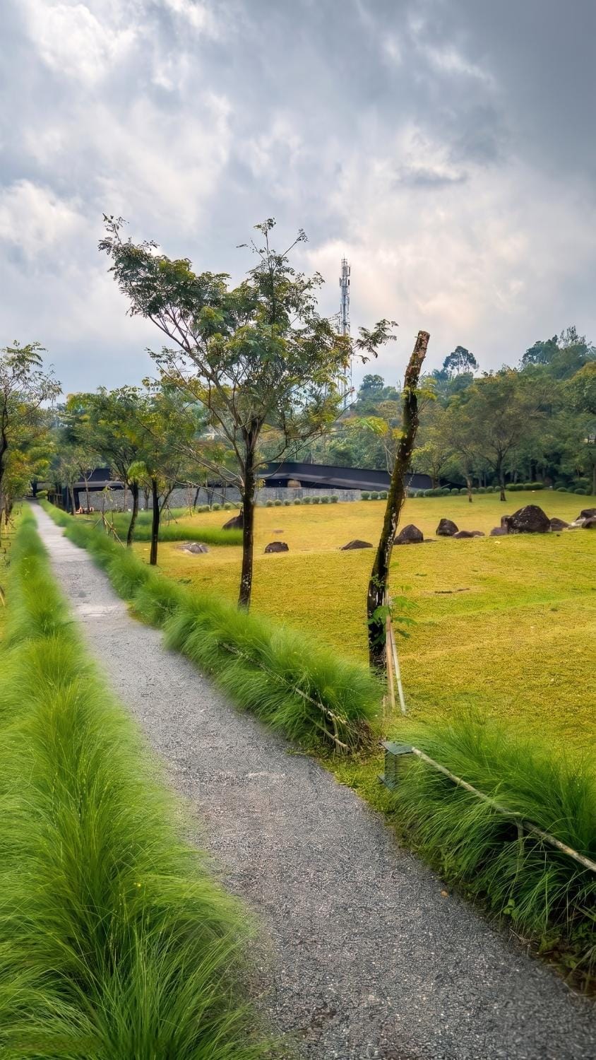 Spring River Cisarua Villa in Cisarua