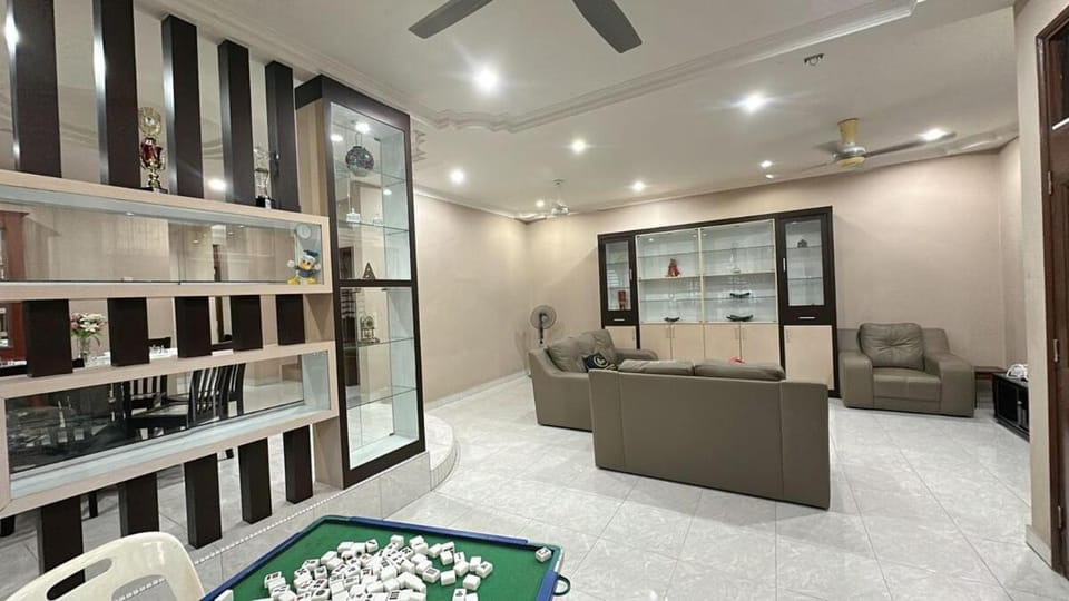 C05 Family Rinting Homestay 2 Storey Semi D House in Johor