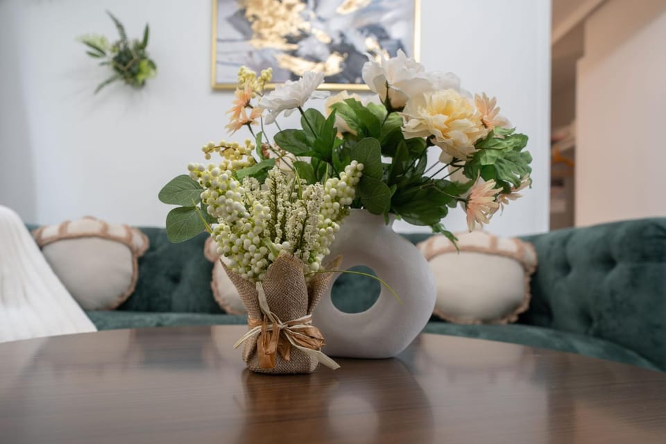 LuxuryCondo DTAlhambra Near Starbucks Free2Parking Apartment in Alhambra