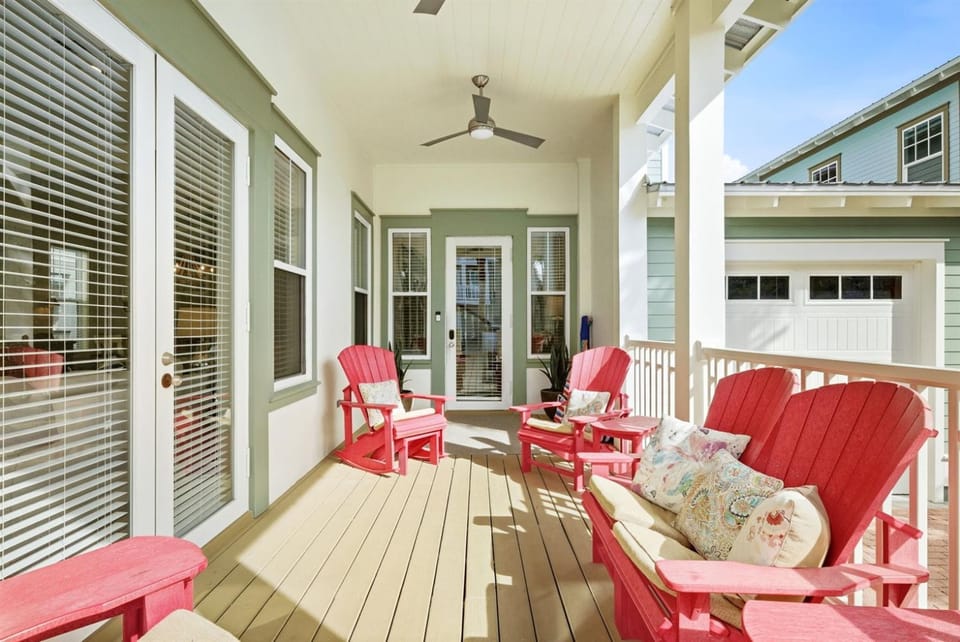 Property building, Balcony/Terrace, Seating area