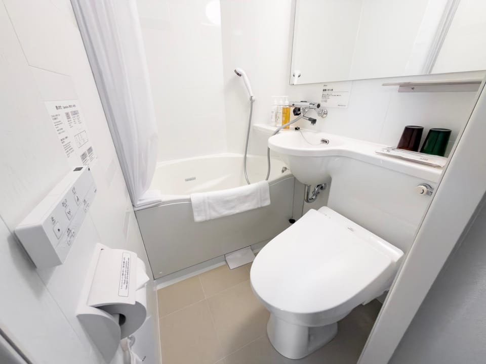 Toilet, Bathroom, Bath, bidet, towels