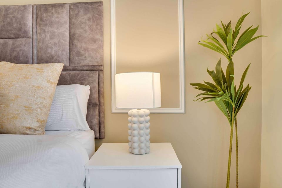Cozy Cedar Haven Fourways Mall City Escape Apartment in Sandton