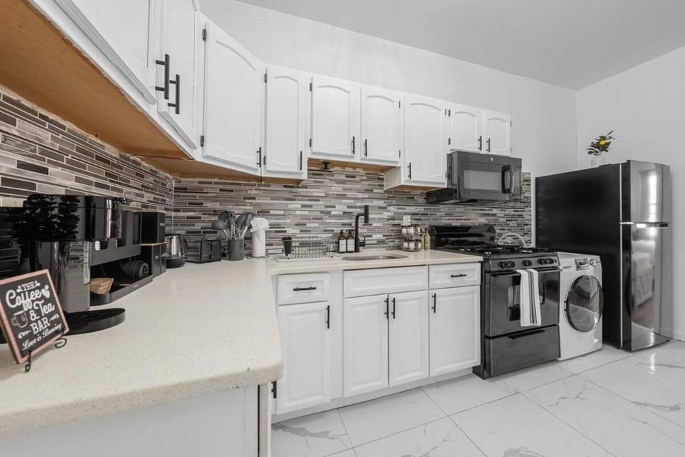 2BR 4 Beds Easy Access to NYC Perfect for Groups Sleeps 6 Apartment in Union City