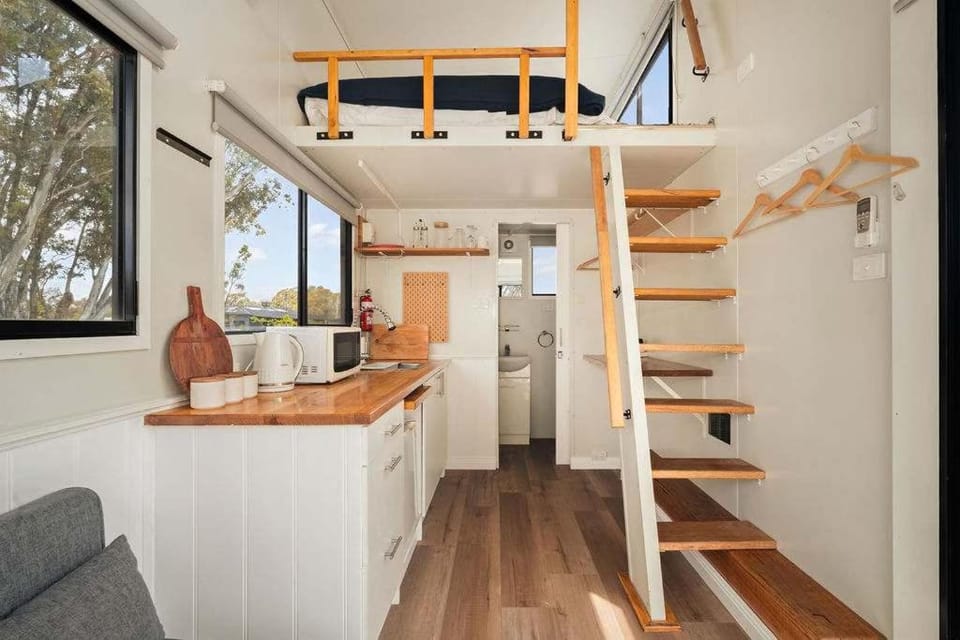 Bellellen Park 2 by Tiny Away House in Stawell